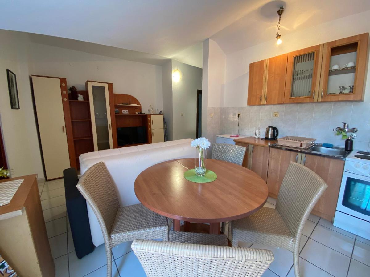 Apartments Mandarina Garden Petrovac Kültér fotó