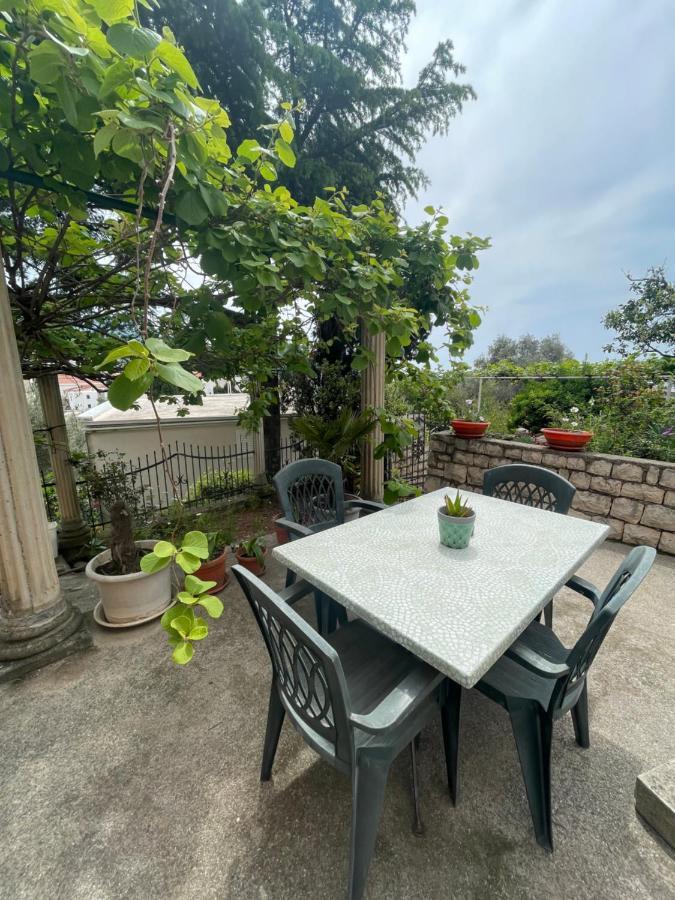 Apartments Mandarina Garden Petrovac Kültér fotó