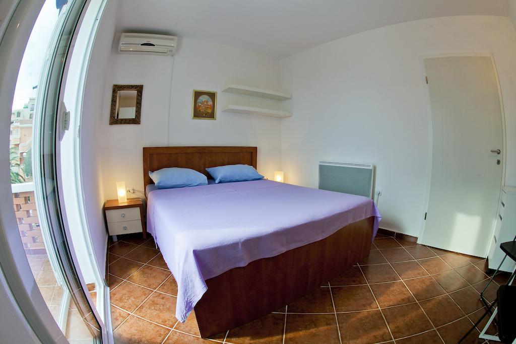 Apartments Mandarina Garden Petrovac Szoba fotó