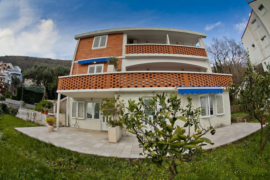 Apartments Mandarina Garden Petrovac Kültér fotó