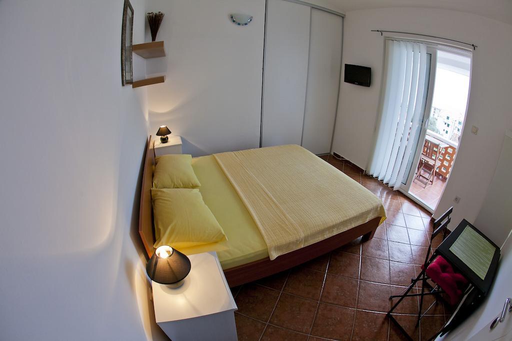 Apartments Mandarina Garden Petrovac Szoba fotó